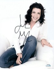 Julianna Margulies Signed Autographed 8x10 Photo ACOA