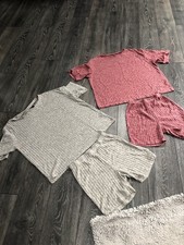 Shein Women's Short & T-shirt Sleepwear Set X2 Size Large, Tan And Red