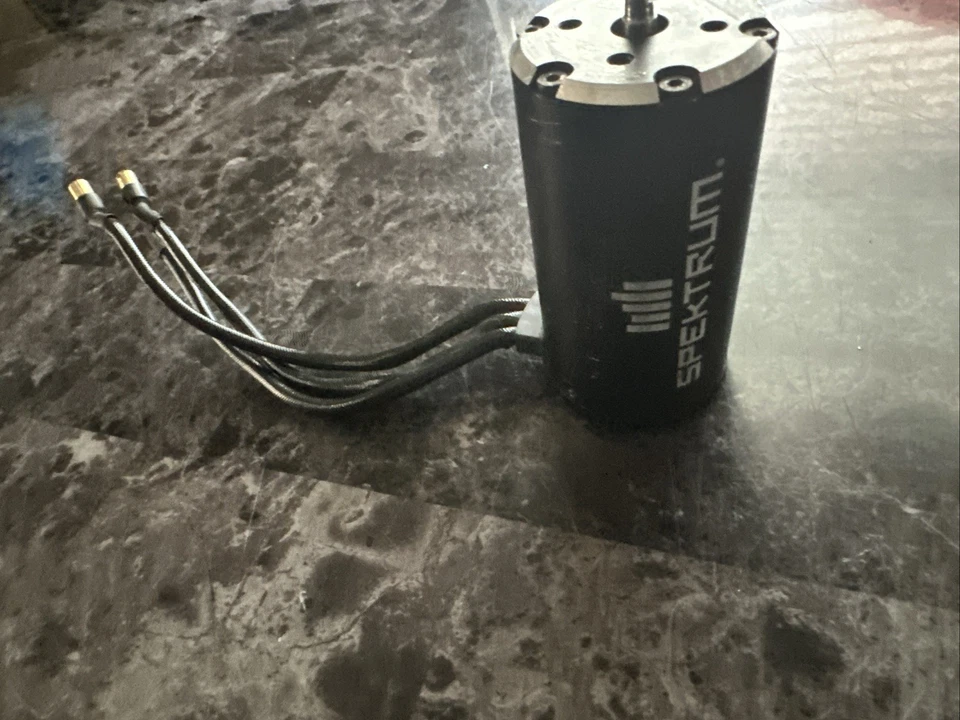 Spectrum1250kv Motor Good Condition /1/8 1/7 1/5 1/6 Scale Motor - Image 4 of 4