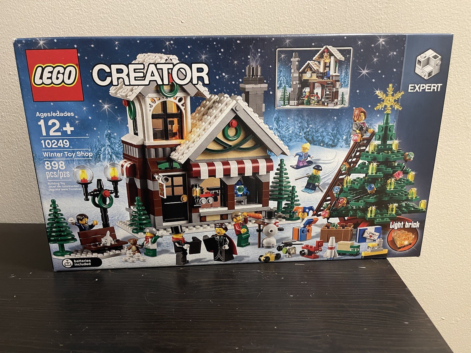 LEGO Creator Expert  Winter Toy Shop 10249 - New & Sealed