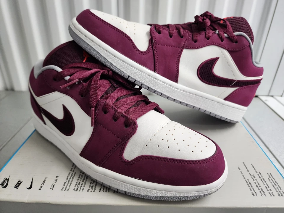 Nike Air Jordan 1 Retro Bajo Burdeos - Burdeos/Blanco-Gris-Infrarrojo 23 - Talla 11 Foto 2 de 4