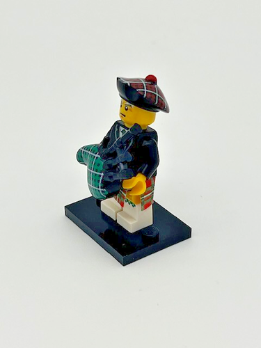 LEGO Minifigura Gaitero Escocés 8831 CMF Coleccionable Serie 7 - Imagen 2 de 6