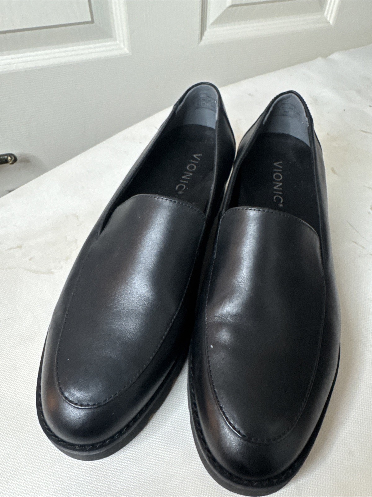 Vionic Leather Comfort Loafers Women's Size 7.5 Brand New No Box