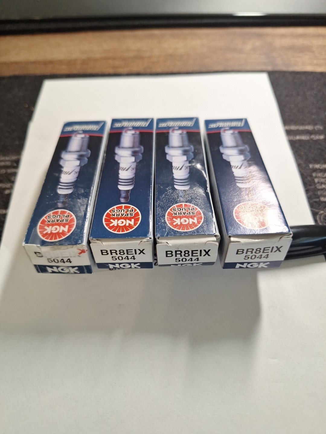 Pack Of 4Genuine NGK  Iridium IX Spark Plugs. BR8EIX 5044