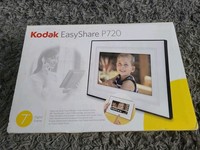 Kodak EasyShare P720 Digital Photo Frame 7 with Quick Touch Border