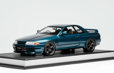1/18 MotorHelix Nissan GT-R R32 Customized version in Midnight