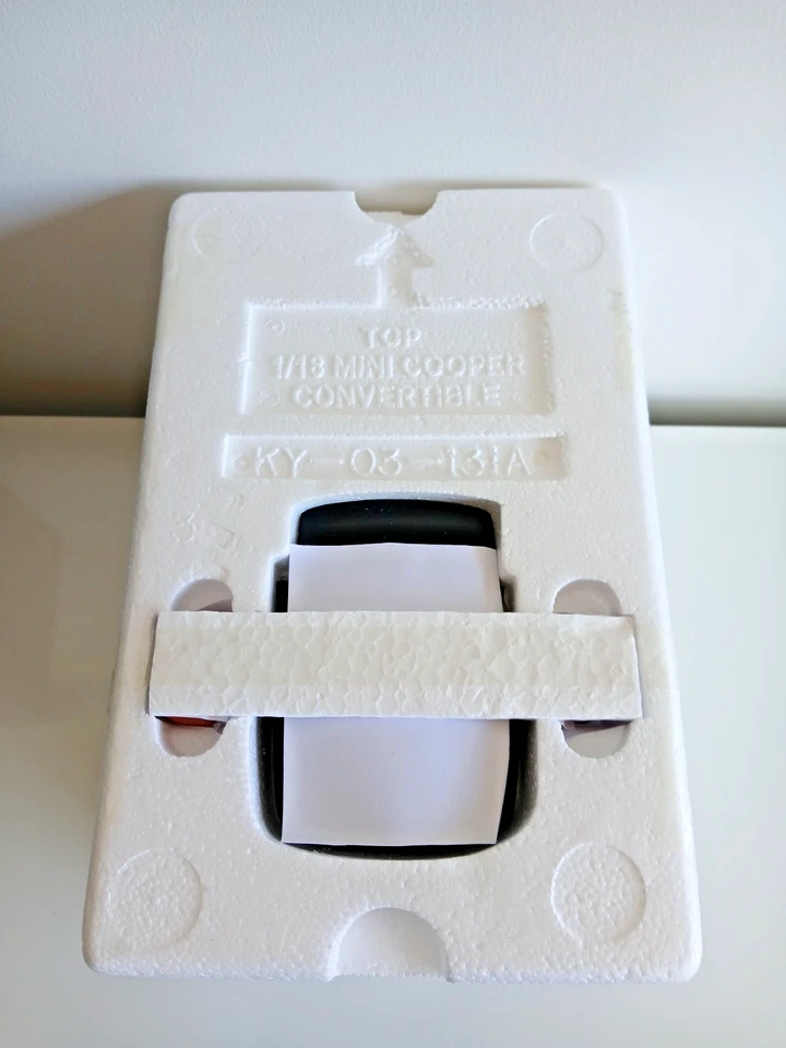 1:18 Kyosho R52 Mini Cooper White Stripes Astro Black Metallic Dealer Edition - Image 3 of 4