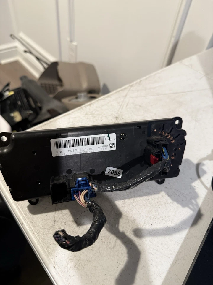 Dodge Avenger Chrysler Sebring 2007-2010 calefacción aire acondicionado control de clima P55111949AC Foto 2 de 4