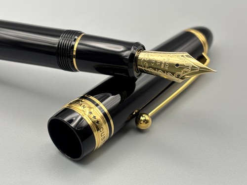 Pilot Custom 743 Fountain Pen Black 14K Gold Fine Nib Used Japan w/ CON-70