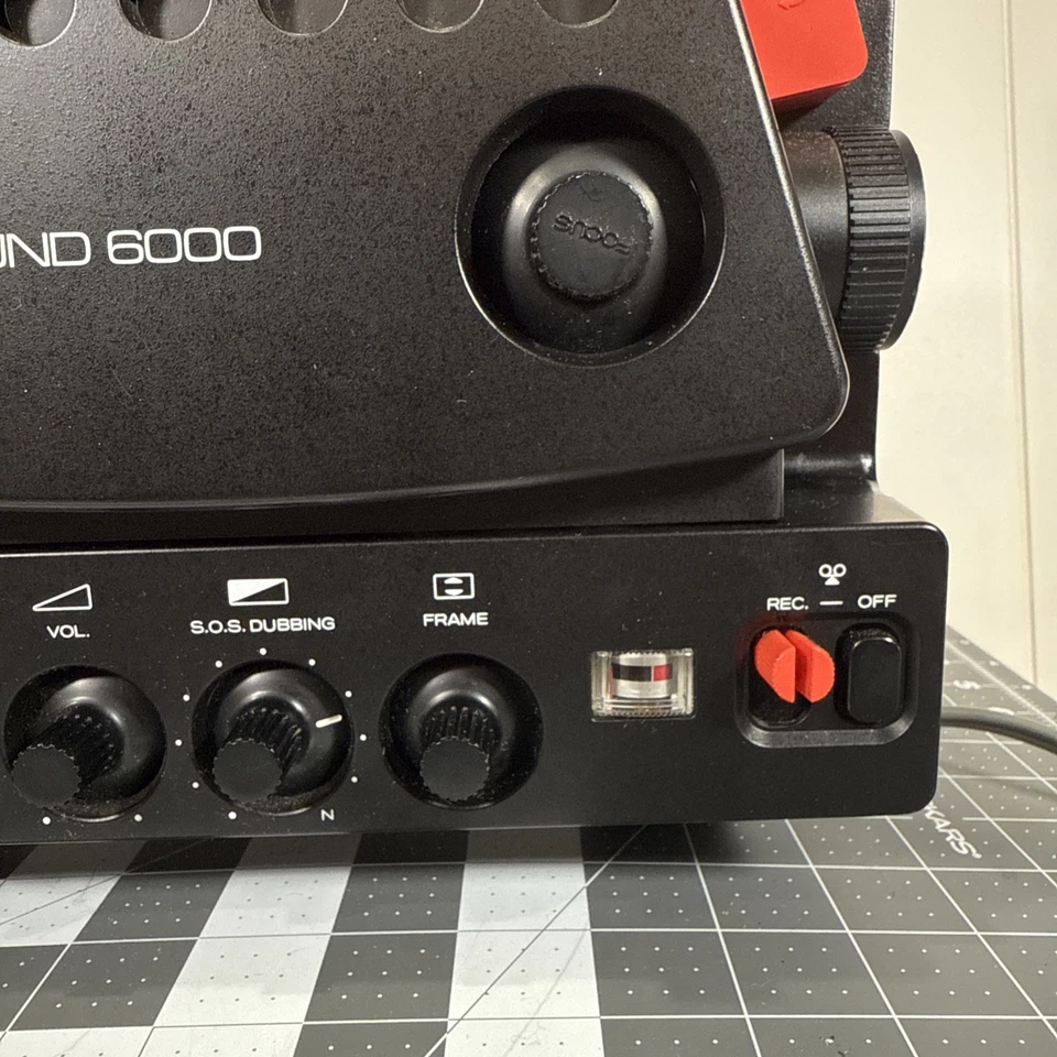 Projetor de filme Minolta SOUND 6000 Super 8 na caixa ~TESTADO COM ACESSÓRIOS - Imagem 3 de 4