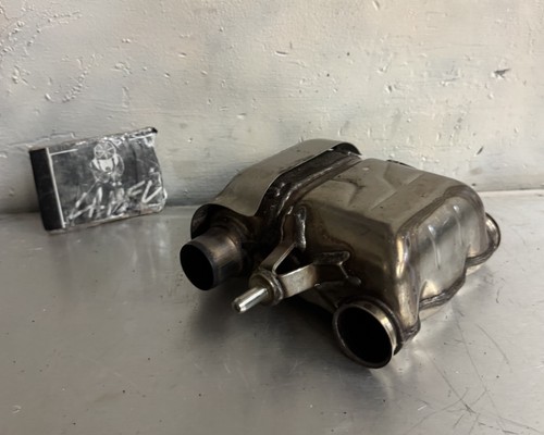 2016-2018 Triumph Bonneville T120 Thruxton 1200 Catalytic Converter Box T2202417 - Picture 6 of 11