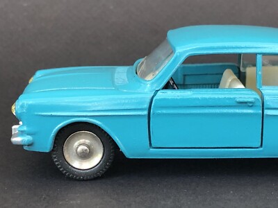 Ancienne DINKY TOYS 538 FORD TAUNUS 12M + Boîte d'origine Made in
