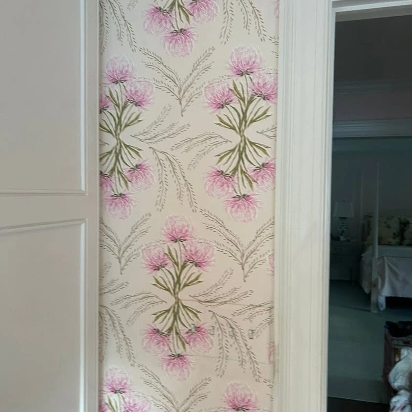 Lulie Wallace "Millie" wallpaper 10 rolls; pale pink design with flowers - Image 2 of 4