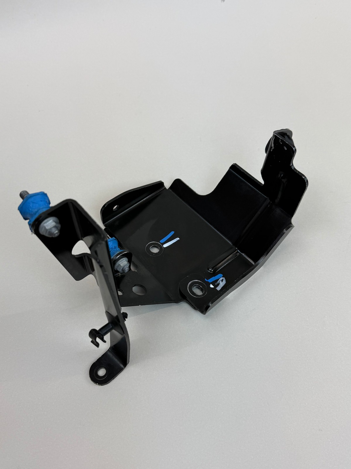McLaren 570S 2016-2021 Power steering pump bracket