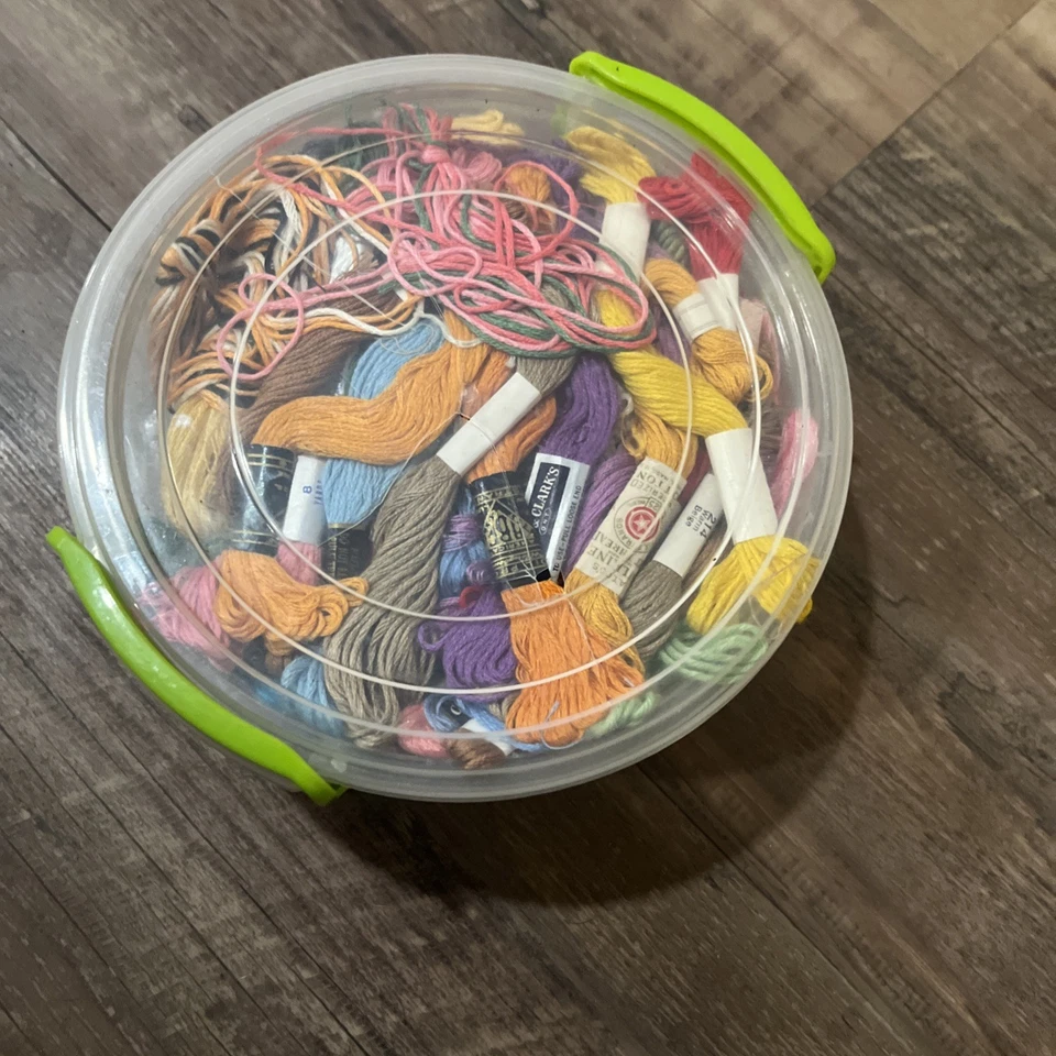Gran lote de 100+ madejas de hilo americano artesanales de hilo bordado Foto 3 de 4