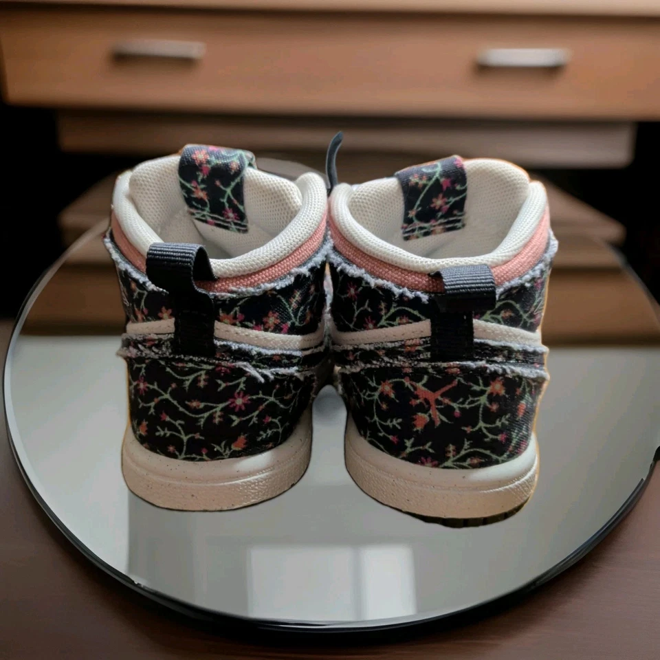 Nike Air Jordan Blanco Rosa Floral Hitops 7C ¡Excelente! Foto 4 de 4