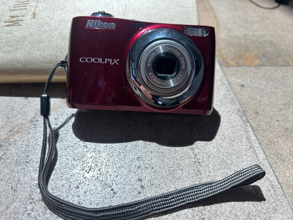 Paquete de cámara digital NIKON COOLPIX L22 12mp 3,6x zoom rojo FUNCIONANDO EN CAJA PROBADO Foto 2 de 4