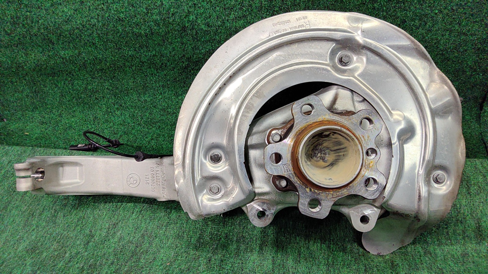 RH 2024-2025 BMW X5 Carrier Knuckle Right Front 6k mls OEM 31216876656
