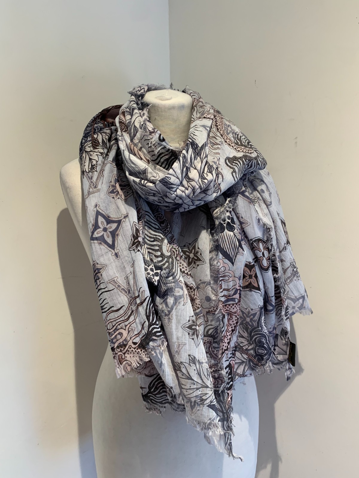 Louis Vuitton X Scott Campbell stole Scarf VGC Logomania pattern tattoo monogram