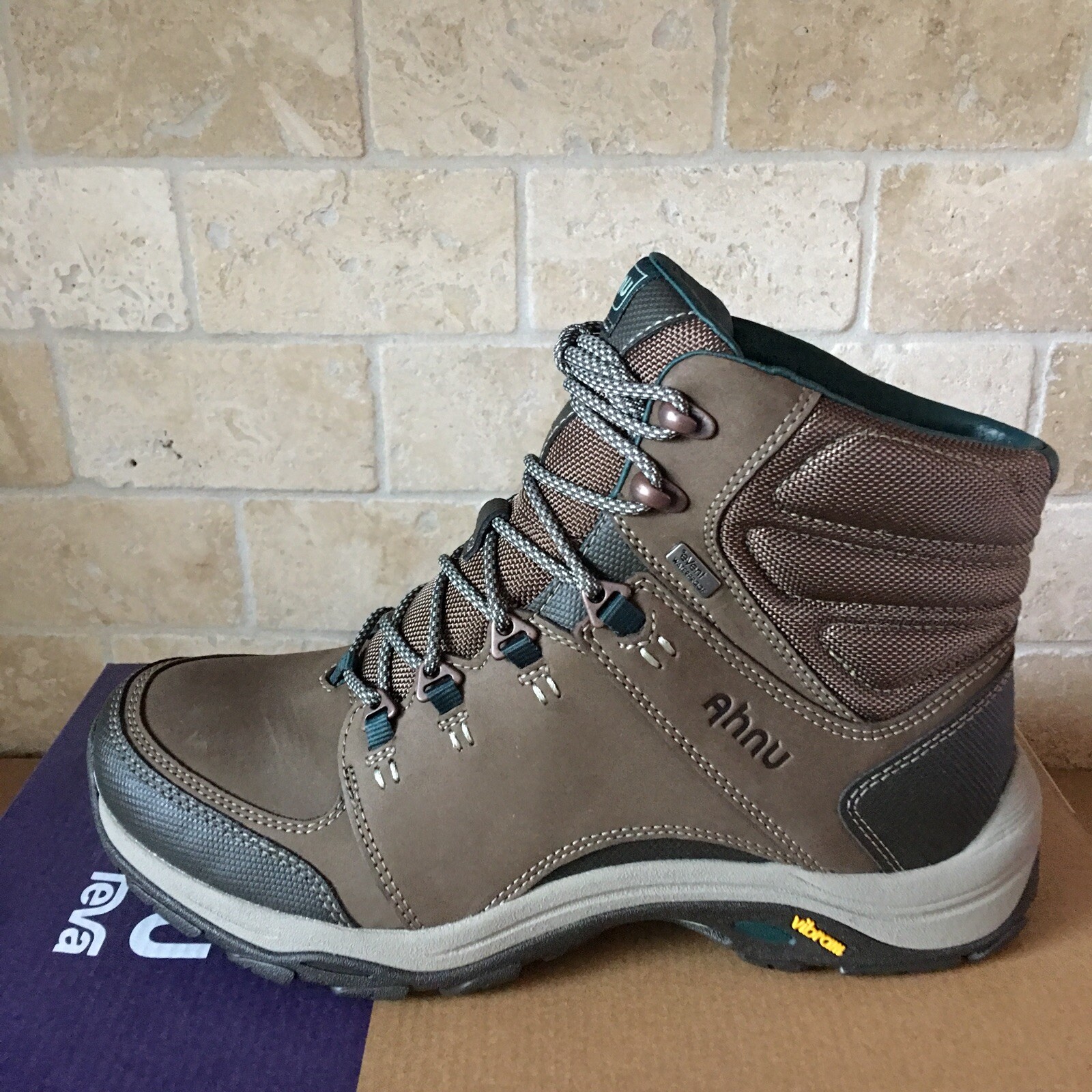 teva montara iii hiking boot