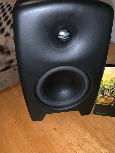 genelec m040