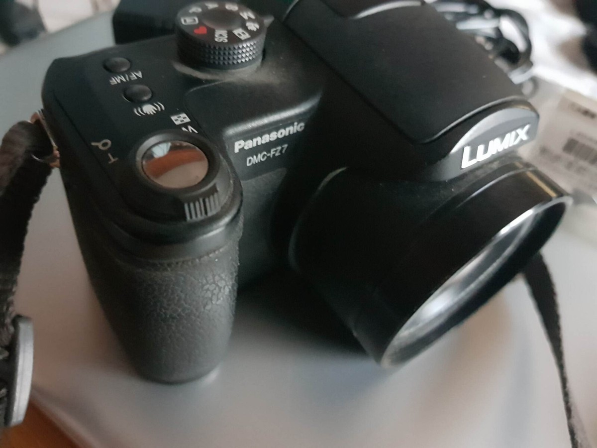 Fotocamera Lumix Panasonic compatta DMC-F27 motorino Zoom