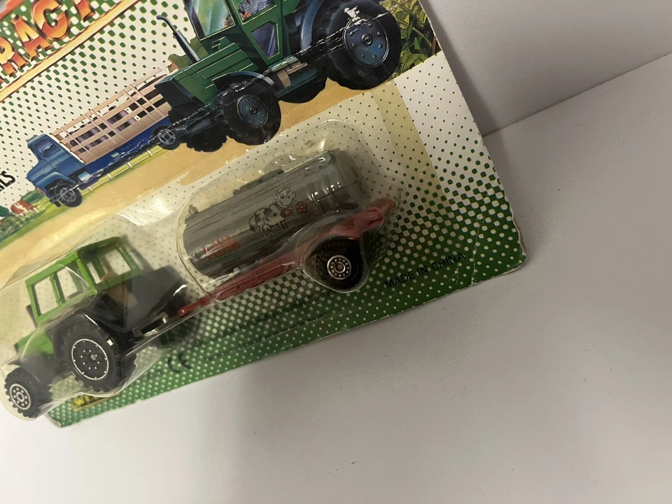 WELLY COUNTRY DEUTZ ALLIS GREEN TRACTOR AND MILK WAGON CART TANK SET 1/64 SCALE - Image 3 of 3