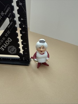 Memory Lane - Santa Claus is Comin  to Town - Tanta Kringle - PVC 2-3 