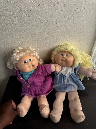 2 VINTAGE CABBAGE PATCH DOLLS