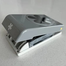 EK Success Retro Flower Paper Punch 2 1/4” Large