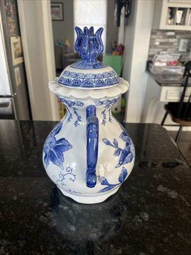 Bombay Chinese Blue & White Porcelain Handled Urn With Lid 12 Inches High EUC - Picture 6 of 8