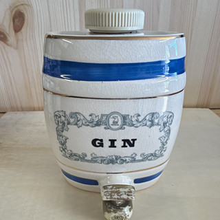 Gin Wade Royal Victoria Pottery Barrel Decanter Spout Stopper