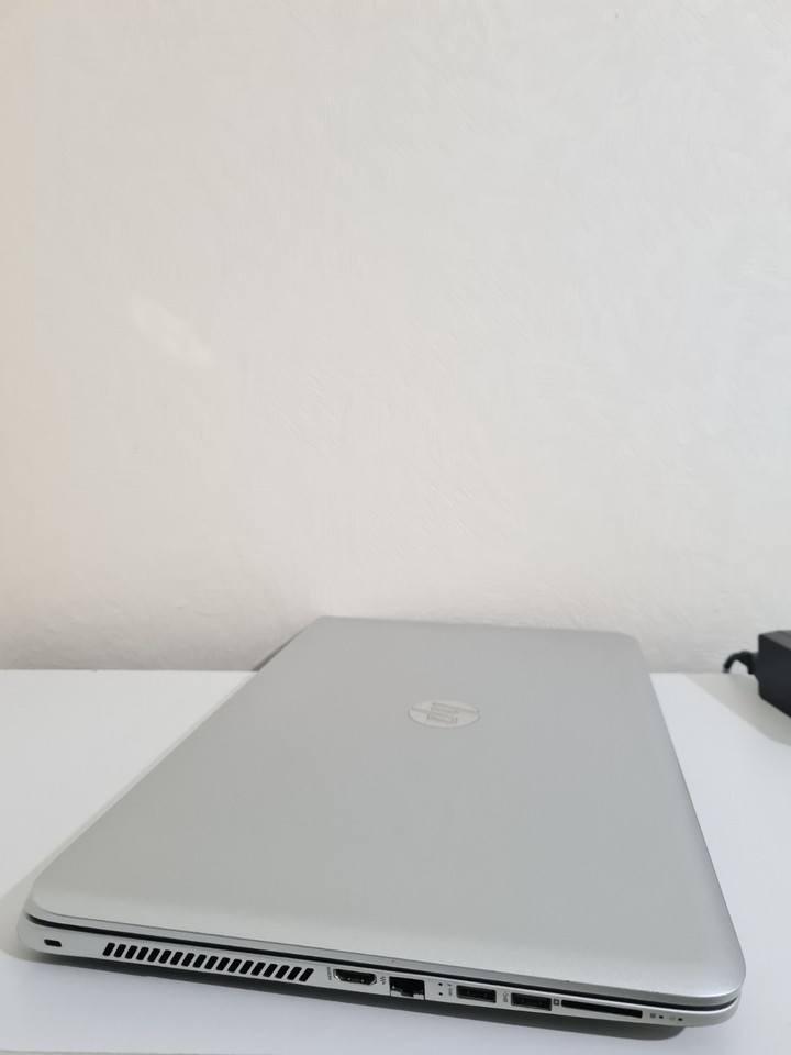 No es un error: ntel 9, 1 TB de SSD y 32 GB de RAM a un preco