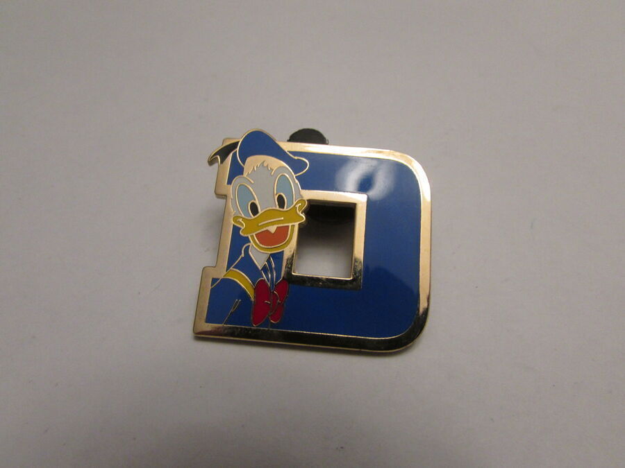 Disney WDW - Cast Lanyard Series 2 (Varsity Letters/Donald) Pin
