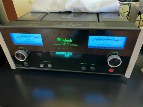 Amplificatore integrato McIntosh per la casa