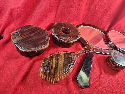 Set comò sei pezzi vintage in bachelite/conchiglia. - Foto 4 di 16