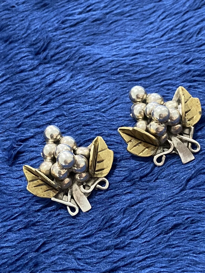 Vintage Two Tone 925 Sterling Silver And Brass Cluster Grape Clip On Earrings - Image 3 of 4