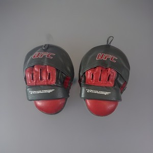 UFC Focus Mitts Red Black Ultimate Combat Championship Strike Pads
