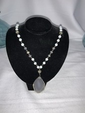 White Beaded Pendant Necklace Gray Agate Tear...