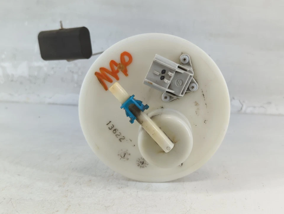 Chrysler Intrepid Electrical Gas Fuel Pump Assembly Y79XU - Image 4 of 4