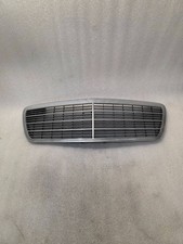 Calandre Mercedes 210