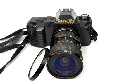 Canon T50 analoge Spiegelreflexkamera + Kiron 28 70mm Macro FD