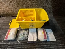 Matthew Z-084 Cleaning 22 Quart Compact Mop Bucket w/ Mop Head