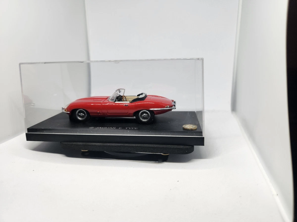 Kyosho 1/43 Jaguar E-Type Coupé Racing - Le Mans 1963 #15 - 03063A