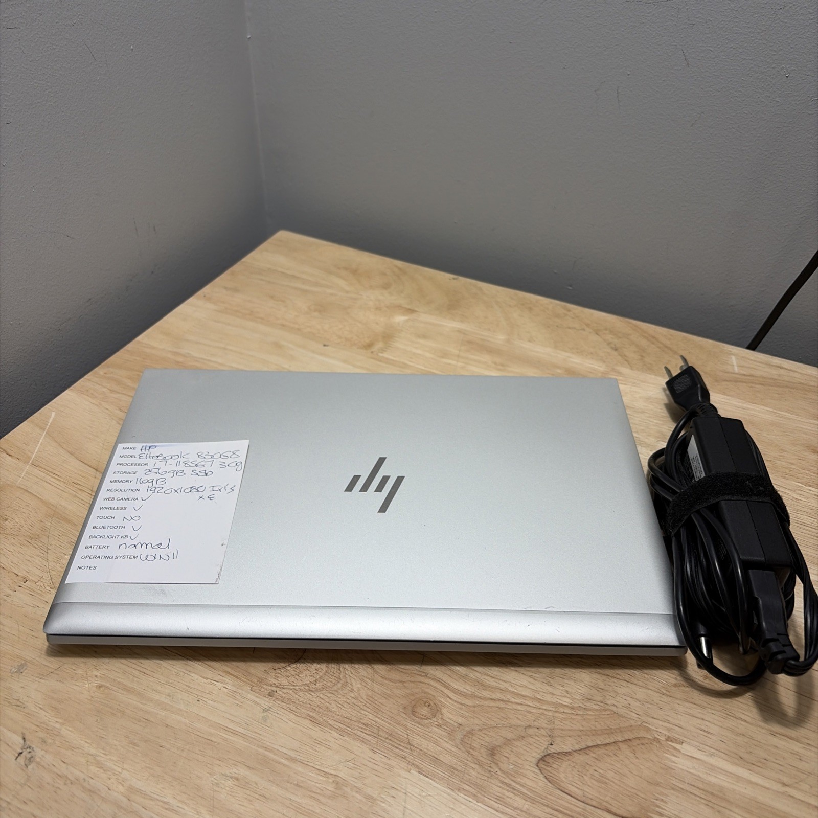 HP EliteBook 830 G8, 14-Inch Laptop, with Intel Core i7-1185G7 3.0GHZ, 256 GB SSD (Solid State Drive), Windows 11 Pro
