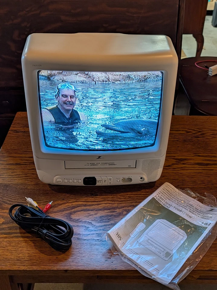 Zenith TVBR1325W 13英寸CRT电视/VCR组合VHS带手动,前输入,复古游戏 — 第 3/4 张图片