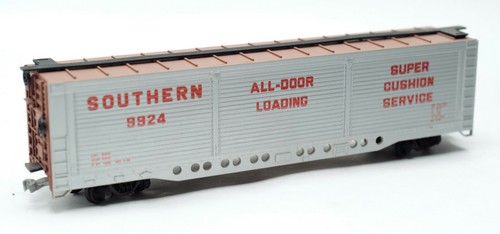 Vintage Bachmann 18104 Southern - Evans 9924 HO Scale All-Door Box Car C-7 - Picture 3 of 6