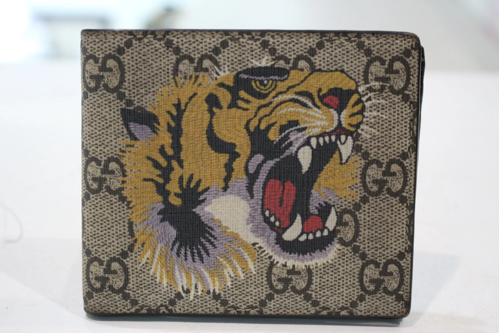 Gucci Bifold Wallet GG Supreme Tiger Beige