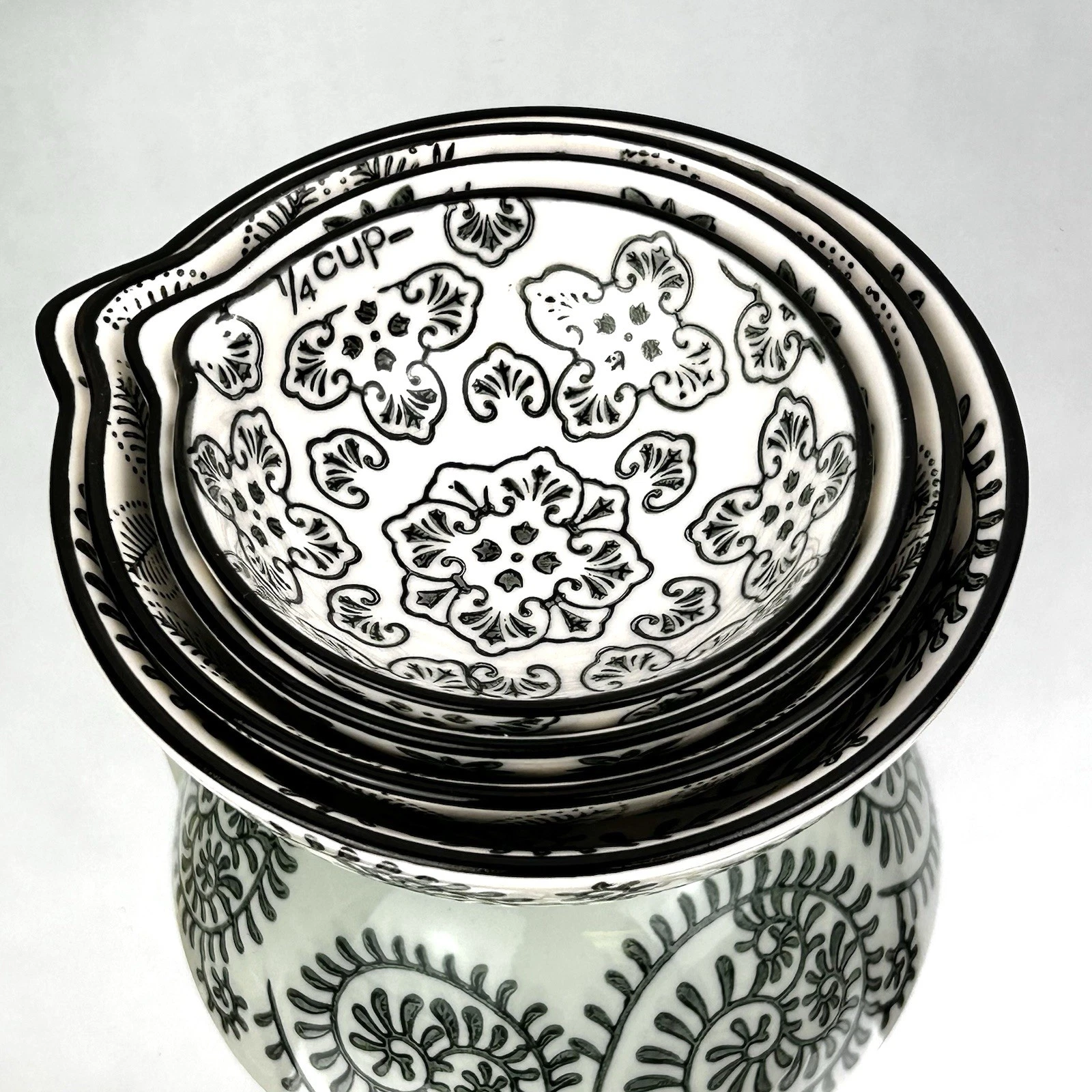 Signature Housewares Nesting Measuring Cups Floral Black-and-white Set Of 4