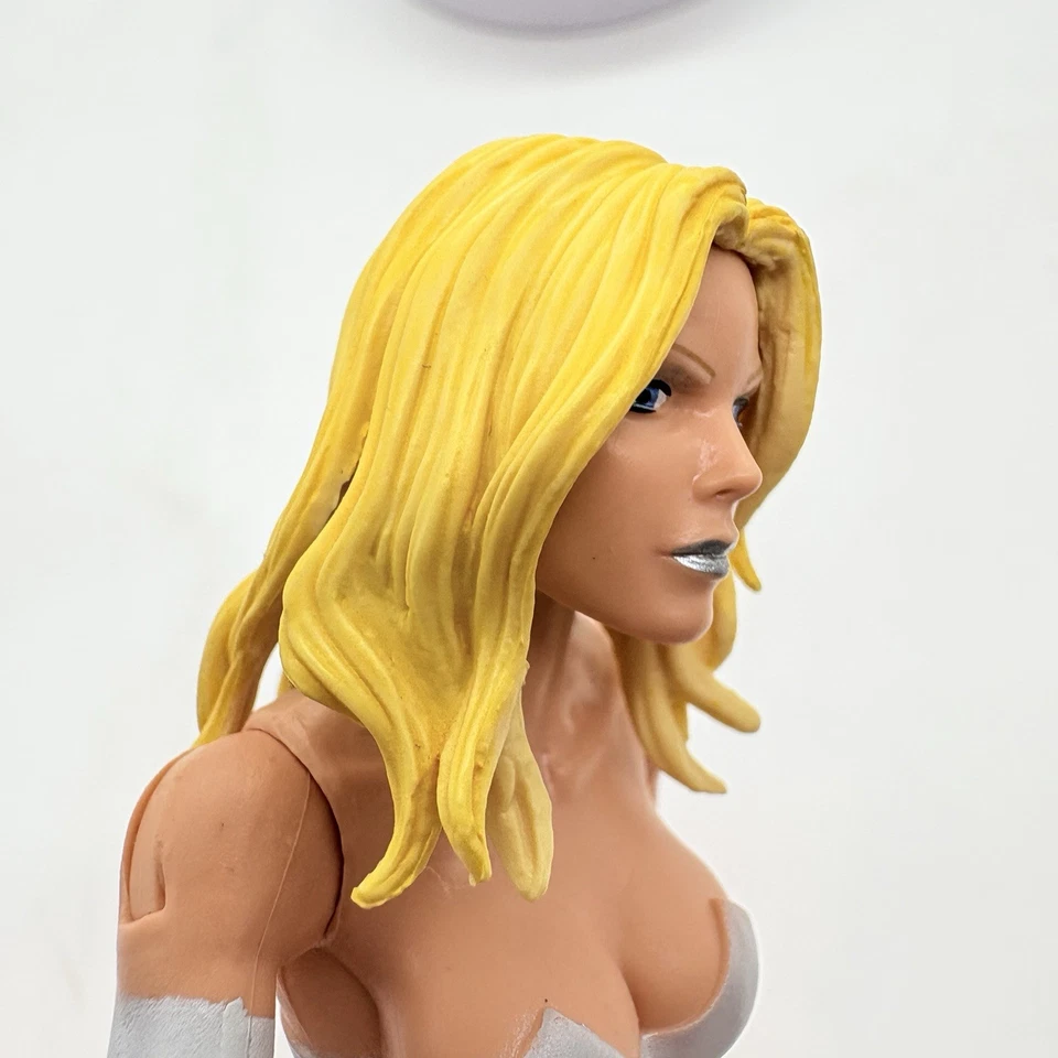 Figura de acción Marvel Legends Emma Frost White Queen 6" Puck BAF Wave 2012 Foto 4 de 4